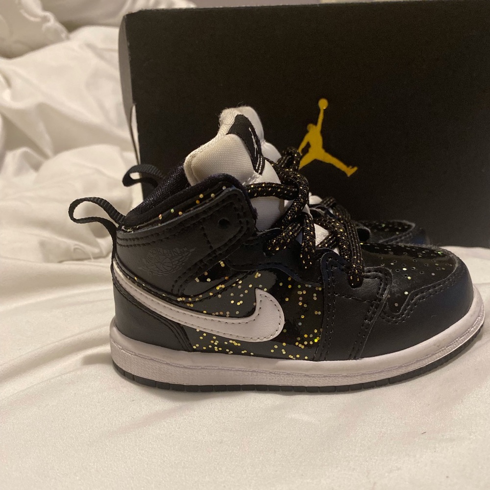 Jordan mid one